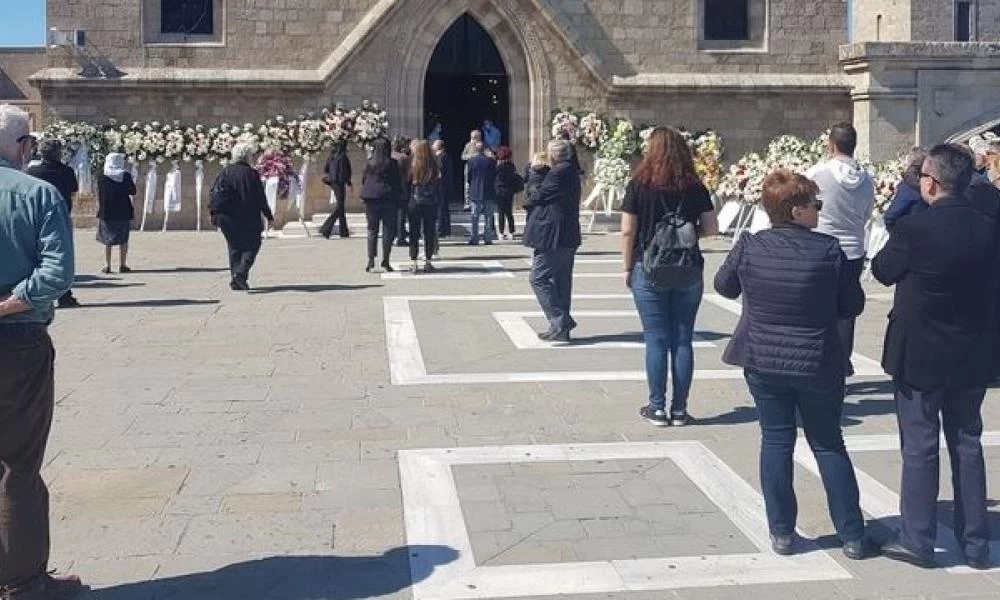 Ρόδος: Το "στερνό αντίο" στον Δημήτρη Κρεμαστινό - Βίντεο